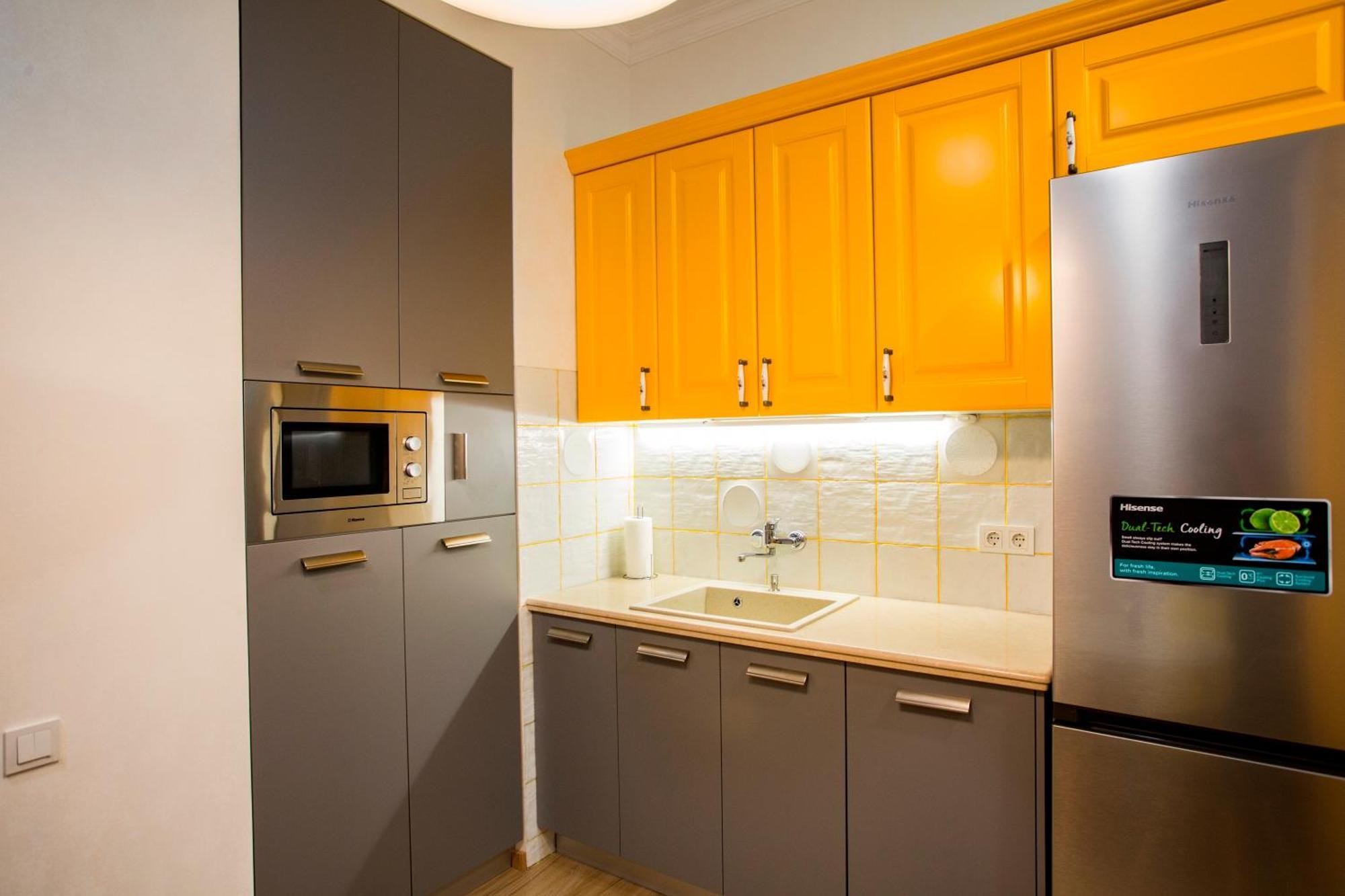 Yellow Apartment In Avlabari Tbilissi Extérieur photo