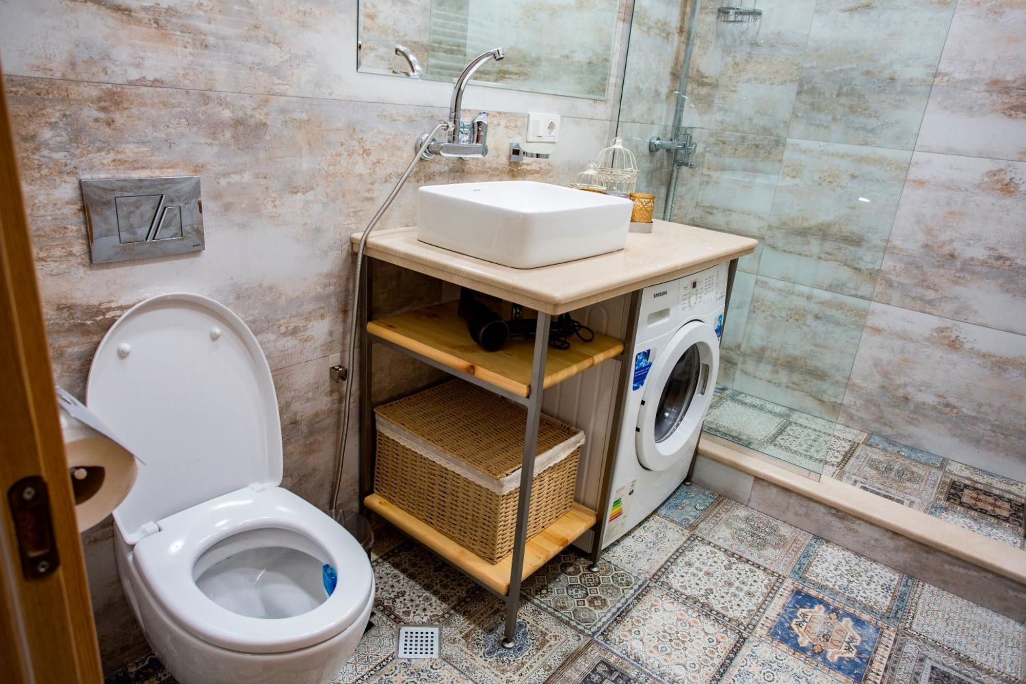 Yellow Apartment In Avlabari Tbilissi Extérieur photo