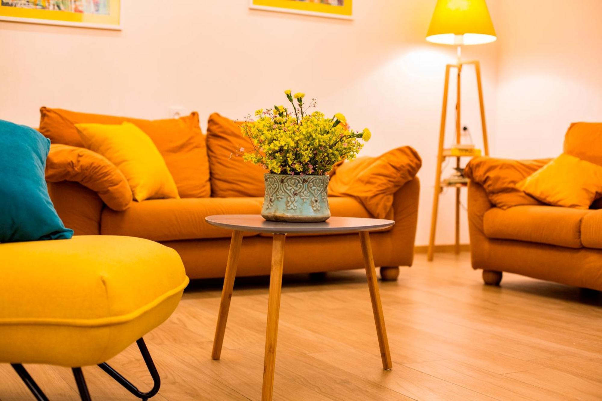 Yellow Apartment In Avlabari Tbilissi Extérieur photo